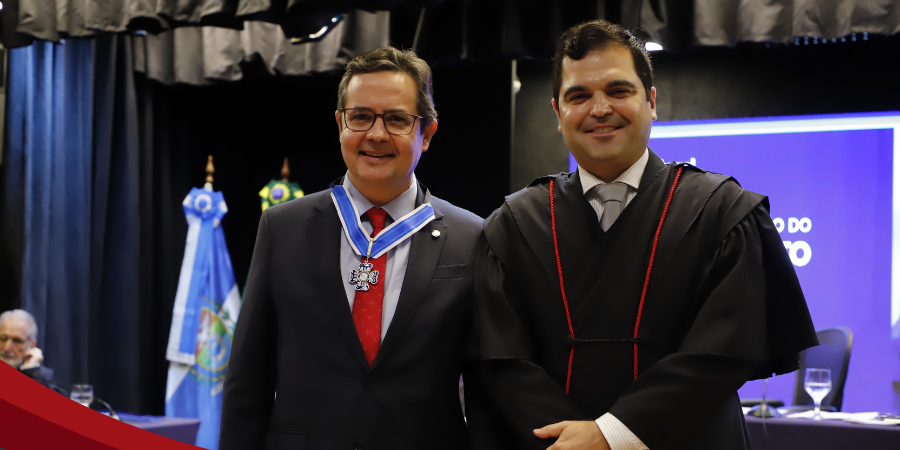 Presidente do IRB é agraciado com a imposição do Colar do Mérito do TCE do Rio de Janeiro