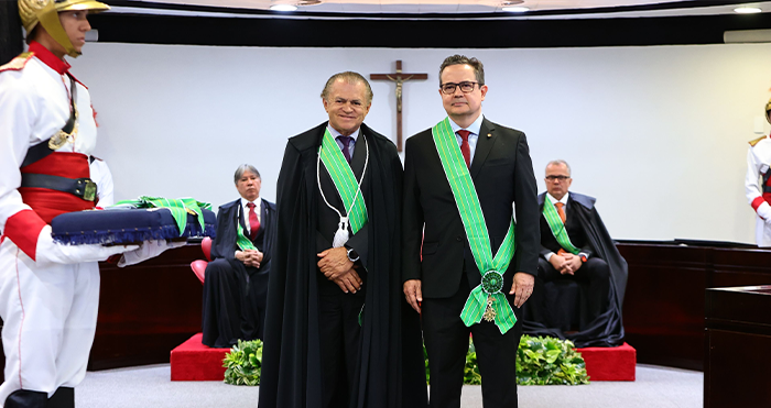 Conselheiro Edilberto Pontes é agraciado com a Medalha da Ordem do Mérito de Contas Ruy Barbosa
